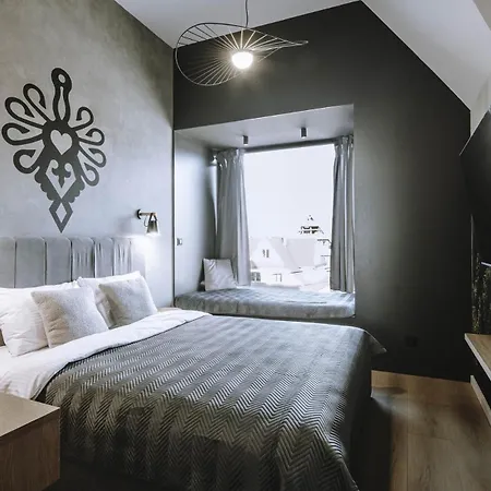 Apartment Cyrhla 17g *