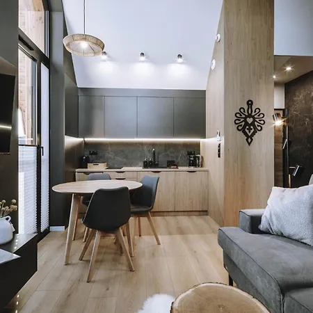 Cyrhla 17g Apartment *